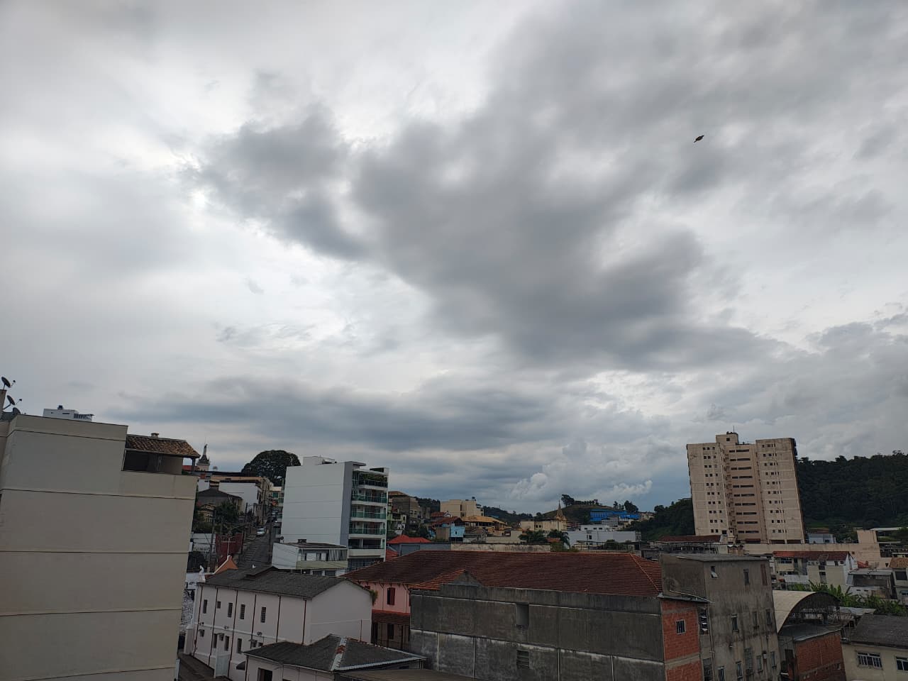 Final de semana será de tempo nublado com possibilidade de chuva em Santos Dumont